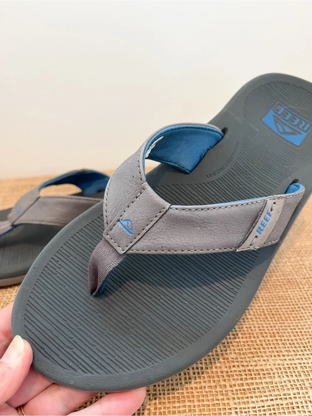 Reef Men’s Santa Ana Thong Flip Flop Sandals Size 8